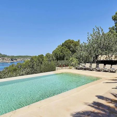 Amazing With Swimming Pool *